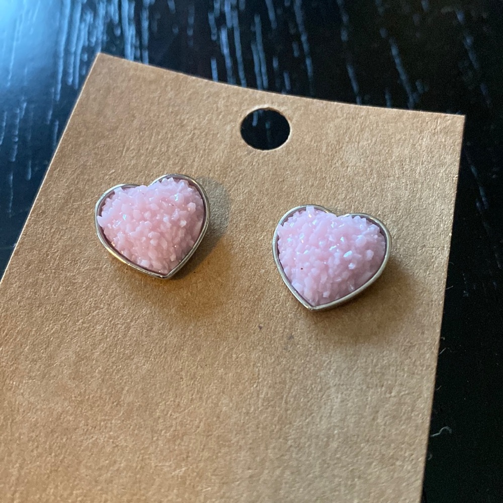 Pale pink druzy style heart earrings-NWT